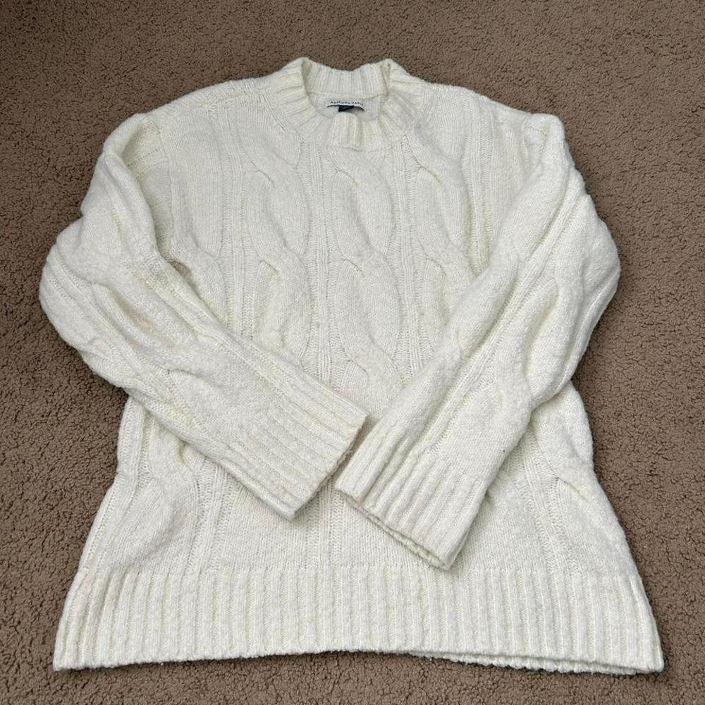 Unisex White American Eagle cable knit sweater